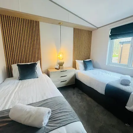 ロッジ Belle Vue With Hot Tub *